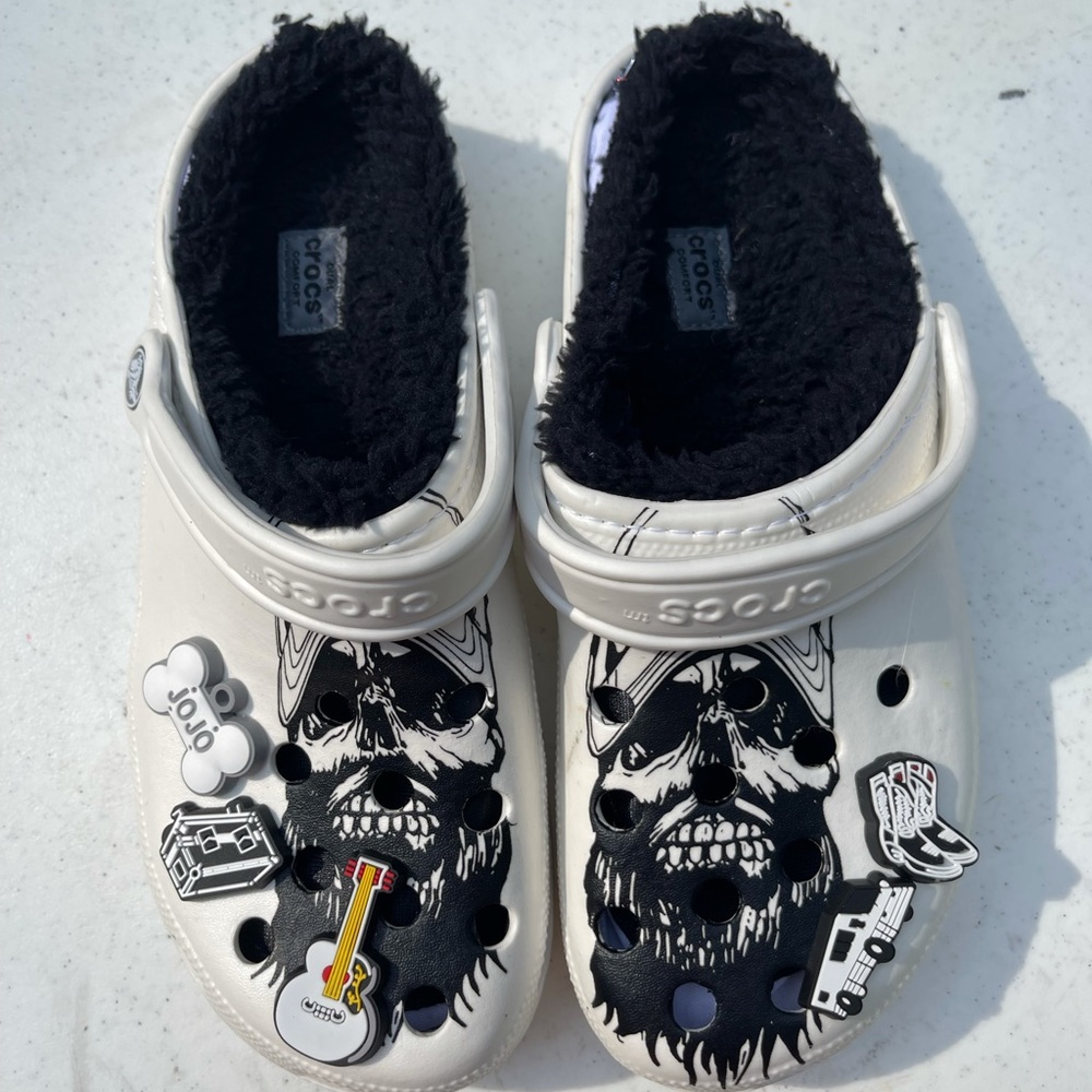 Luke combs crocs